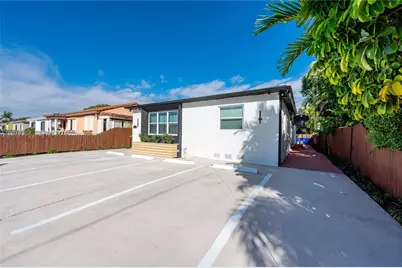 3321 NW 19th Ter, Miami, FL 33125 - Photo 3