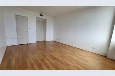 7441 Wayne #8-O, Miami Beach, FL 33141 - Photo 9