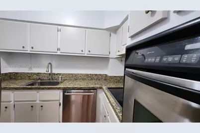 7441 Wayne #8-O, Miami Beach, FL 33141 - Photo 13