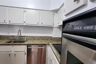 7441 Wayne, Miami Beach, FL 33141 - Photo 13