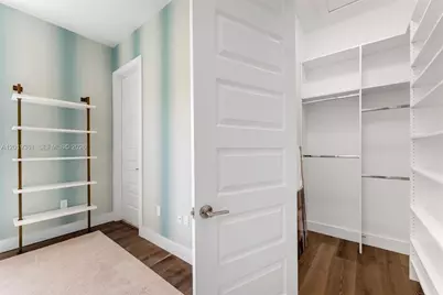 13040 N Bayshore Dr, North Miami, FL 33181 - Photo 49