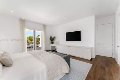 13040 N Bayshore Dr, North Miami, FL 33181 - Photo 35