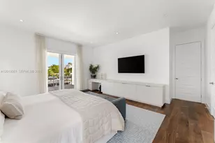 13040 N Bayshore Dr, North Miami, FL 33181 - Photo 35