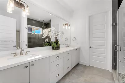 13040 N Bayshore Dr, North Miami, FL 33181 - Photo 43