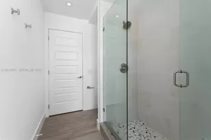 13040 N Bayshore Dr, North Miami, FL 33181 - Photo 39