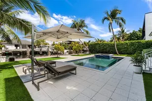 13040 N Bayshore Dr, North Miami, FL 33181 - Photo 23