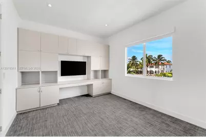 13040 N Bayshore Dr, North Miami, FL 33181 - Photo 45
