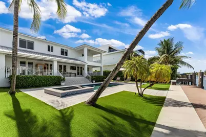 13040 N Bayshore Dr, North Miami, FL 33181 - Photo 27