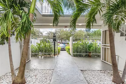6905 Rue Vendome #8, Miami Beach, FL 33141 - Photo 1