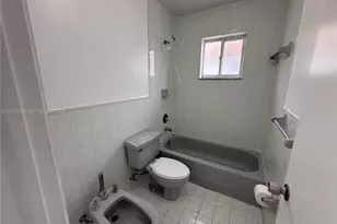 10101 W Okeechobee Rd, Hialeah Gardens, FL 33016 - Photo 27