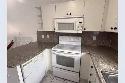 10101 W Okeechobee Rd #9202, Hialeah Gardens, FL 33016 - Photo 7