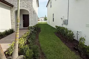 2584 SE 25th Ct, Homestead, FL 33035 - Photo 7