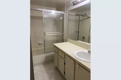 210 Lake Pointe Dr #114, Oakland Park, FL 33309 - Photo 31