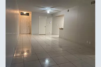 210 Lake Pointe Dr #114, Oakland Park, FL 33309 - Photo 7