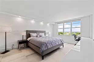5700 Collins Ave, Miami Beach, FL 33140 - Photo 17
