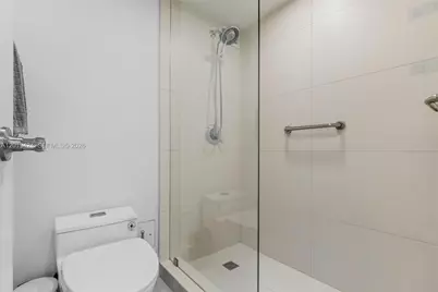 5700 Collins Ave #7J, Miami Beach, FL 33140 - Photo 23