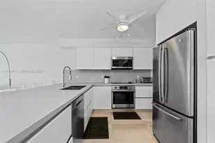 5700 Collins Ave, Miami Beach, FL 33140 - Photo 7