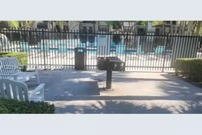 610 S Park Rd #26-1, Hollywood, FL 33014 - Photo 5