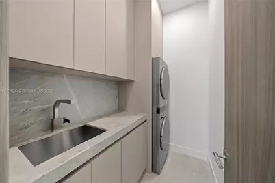 280 NW 47th St, Miami, FL 33127 - Photo 49