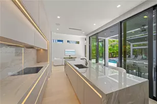 280 NW 47th St, Miami, FL 33127 - Photo 11