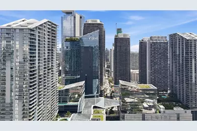 68 SE 6th St #2702, Miami, FL 33131 - Photo 3