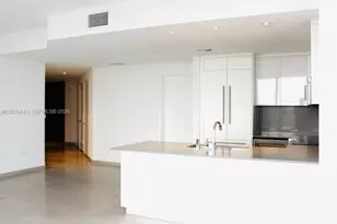 68 SE 6th St, Miami, FL 33131 - Photo 3