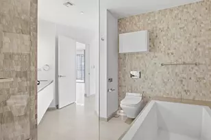 68 SE 6th St, Miami, FL 33131 - Photo 57