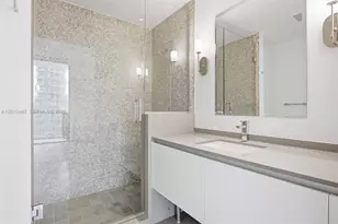 68 SE 6th St, Miami, FL 33131 - Photo 65