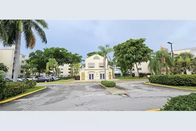 8245 Lake Dr #204, Doral, FL 33166 - Photo 11