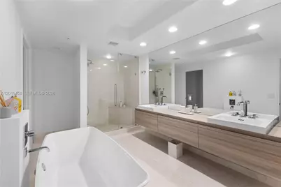 17111 Biscayne Blvd #1406, North Miami Beach, FL 33160 - Photo 21