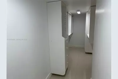 6039 Collins Ave #1221, Miami Beach, FL 33140 - Photo 15