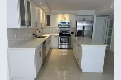 6039 Collins Ave #1221, Miami Beach, FL 33140 - Photo 3