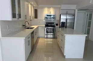 6039 Collins Ave, Miami Beach, FL 33140 - Photo 3