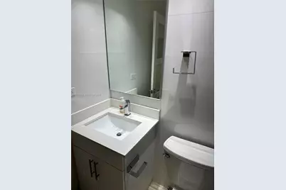 6039 Collins Ave #1221, Miami Beach, FL 33140 - Photo 11