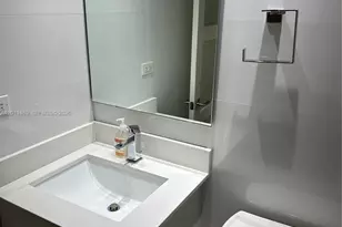 6039 Collins Ave, Miami Beach, FL 33140 - Photo 11