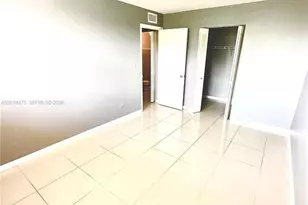 443 NE 195th St, Miami, FL 33179 - Photo 29