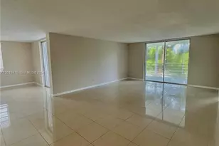 443 NE 195th St, Miami, FL 33179 - Photo 13