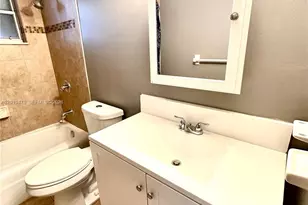 443 NE 195th St, Miami, FL 33179 - Photo 35