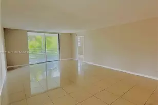 443 NE 195th St, Miami, FL 33179 - Photo 9