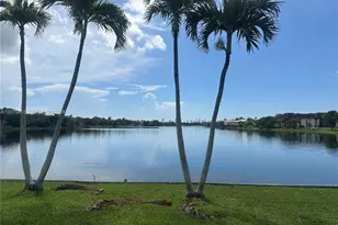 443 NE 195th St, Miami, FL 33179 - Photo 37