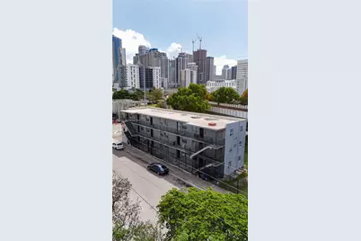 220 NW 11th Ter, Miami, FL 33136 - Photo 11
