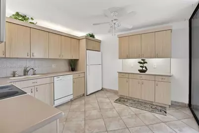 2808 N 46th Ave #E654, Hollywood, FL 33021 - Photo 3