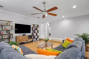 3021 N 72nd Way, Hollywood, FL 33024 - Photo 9