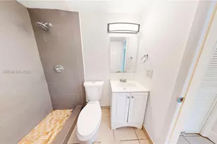 1190 NW 65th St, Miami, FL 33150 - Photo 7