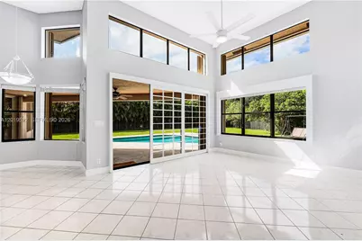 1256 S Manor Dr S, Weston, FL 33326 - Photo 11