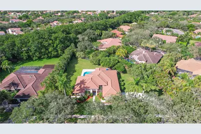 1256 S Manor Dr S, Weston, FL 33326 - Photo 29