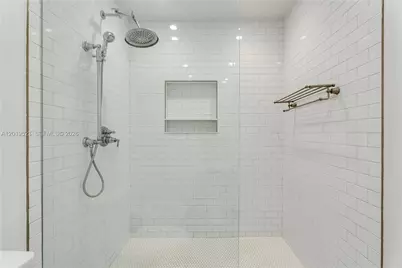 31 NE 46th St, Miami, FL 33137 - Photo 35