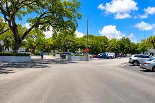 447 NE 195th St, Miami, FL 33179 - Photo 23