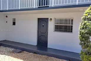 447 NE 195th St, Miami, FL 33179 - Photo 25