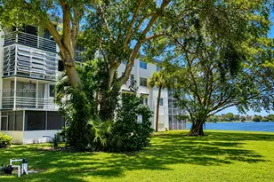 447 NE 195th St, Miami, FL 33179 - Photo 5